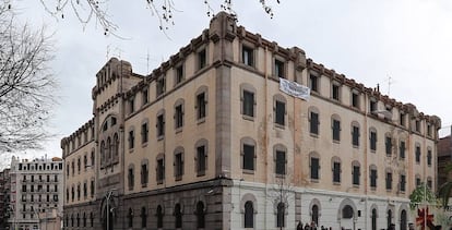 Exterior de la c&aacute;cel Modelo, en Barcelona.