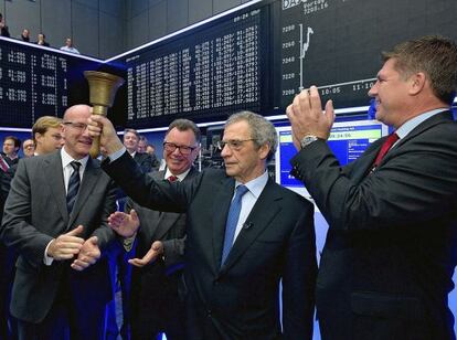 El presidente de Telef&oacute;nica, C&eacute;sar Alierta, en el estreno de Telef&oacute;nica Deutschland en la Bolsa de Fr&aacute;ncfort.