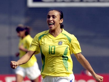 Marta Vieira durante un partido de las selecci&oacute;n de f&uacute;tbol de Brasil. 
 
 