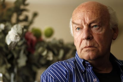 Eduardo Galeano, posa para una entrevista en Madrid, el 6 de septiembre de 2010.