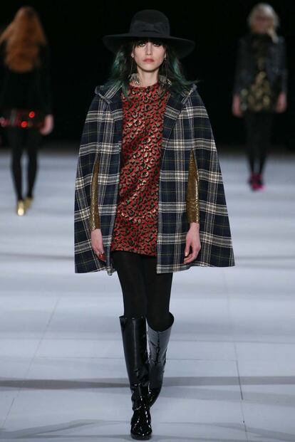 Saint Laurent resucita a Edie Sedgwick en la pasarela