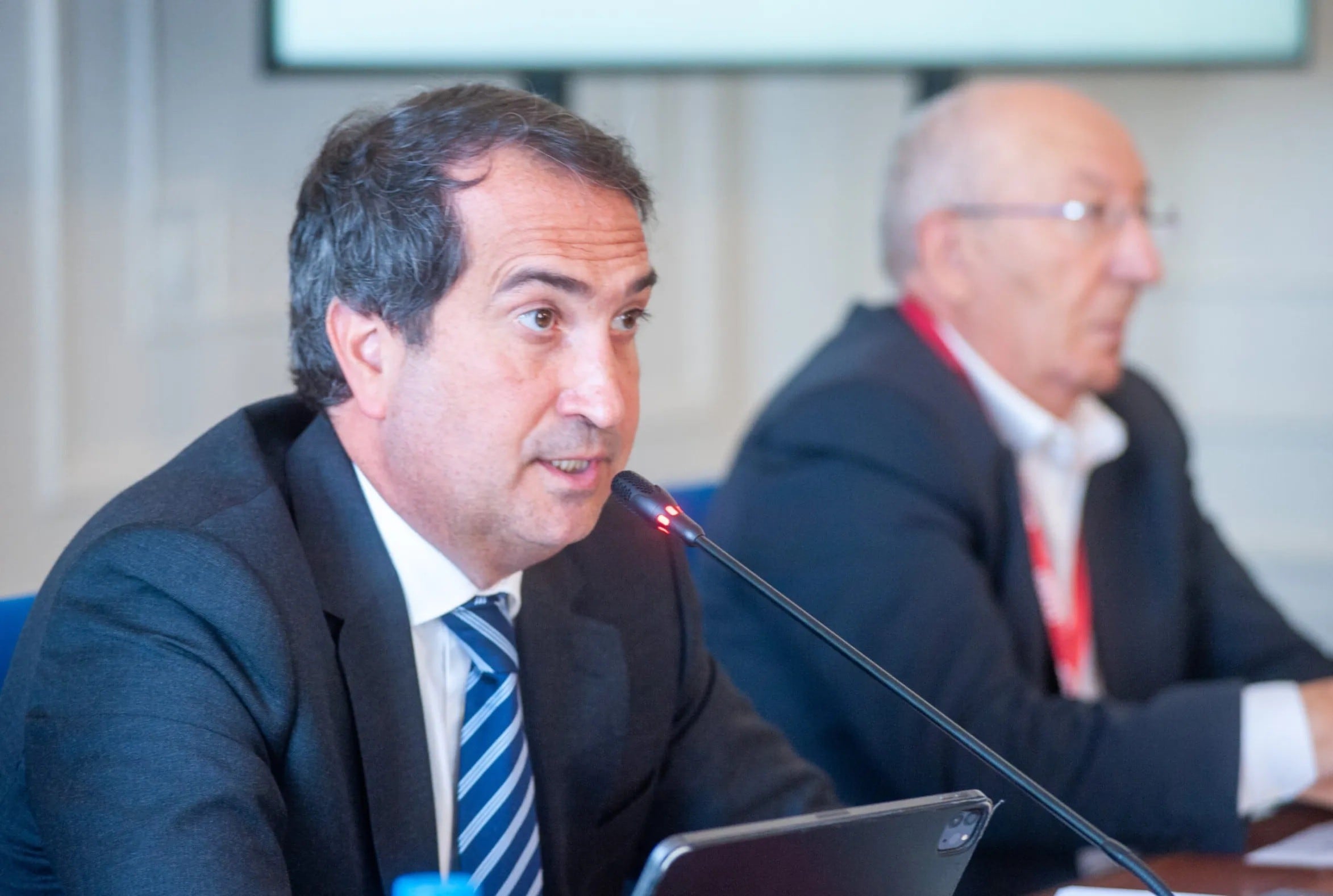 El BBVA descarta grandes reestructuraciones de empleo en el banco por la inteligencia artificial
