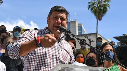 Freddy Superlano en una conferencia de prensa en el barrio de Chacao en Caracas el 30 de noviembre.