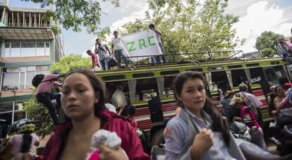 Campesinos llegan a San Vicente del Caguán al homenaje de Erley Monroy.