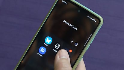 Un móvil con la aplicación de Mastodon instalada.