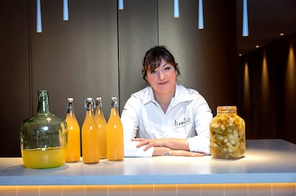 María José Martínez, from Lienzo (Valencia) and her meads. 