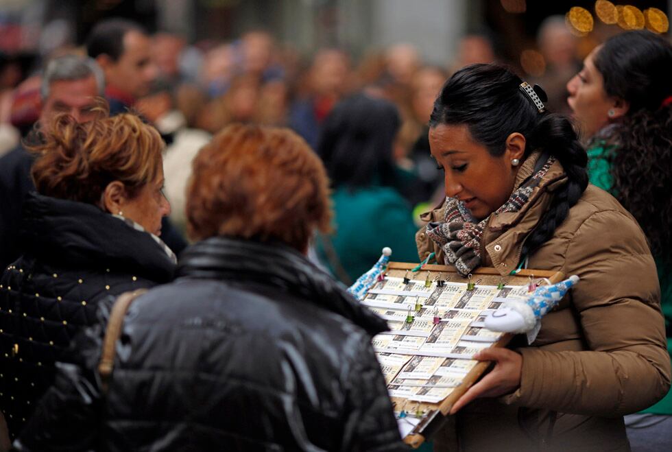 ¿Cuánto te pueden cobrar de recargo por un décimo de la Lotería de Navidad?