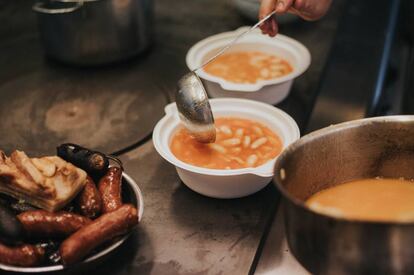 Fabada a domicilio del restaurante Casa Gerardo en Prendes (Asturias).