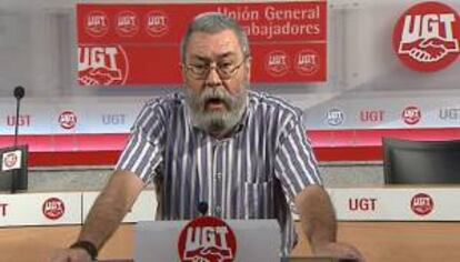 Imagen captada de Efe TV del secretario general de la Unión General de Trabajadores (UGT), Cándido Méndez, durante unas declaraciones a los medios de comunicación en la sede de UGT. EFE/Archivo