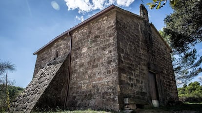 Iglesia de Sant Jaume del Clot de Grau en Castellfollit del Boix.