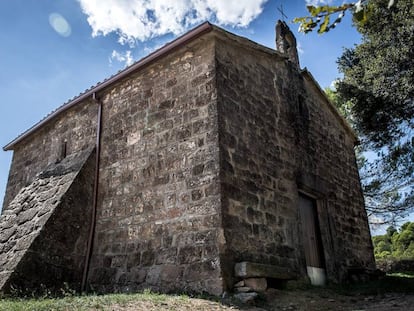 Iglesia de Sant Jaume del Clot de Grau en Castellfollit del Boix.