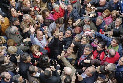 Pedro Sánchez en la Xirivella (Valencia), al inicio de su recorrido por las distintas federaciones socialistas para intentar recuperar su liderazgo.