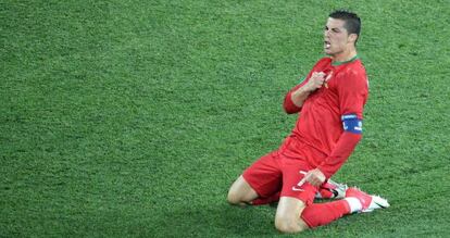 Cristiano Ronaldo celebra el gol de la victoria ante Holanda.