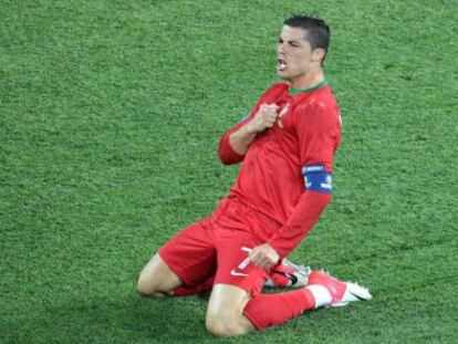 Cristiano Ronaldo celebra el gol de la victoria ante Holanda.