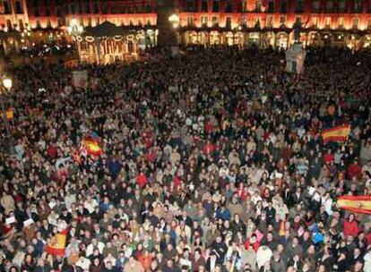 Concentración contra De Juana en la plaza Mayor de Valladolid. El acto fue convocado por Fundación para la Defensa de la Nación Española (Denaes).