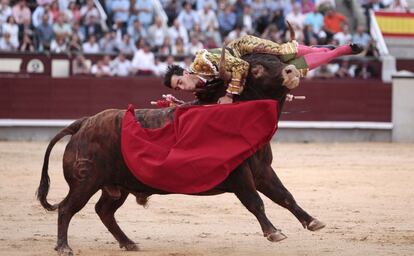 El matador malagueño había cortado una oreja al primero de su lote.