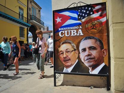 Uma rua de Havana na sexta-feira.