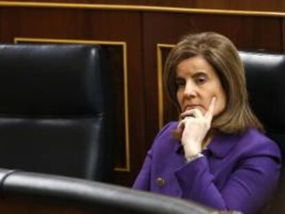 La ministra de Empleo, Fátima Báñez, durante la sesión de control al Gobiernoen el Congreso de los Diputados. EFE/Archivo