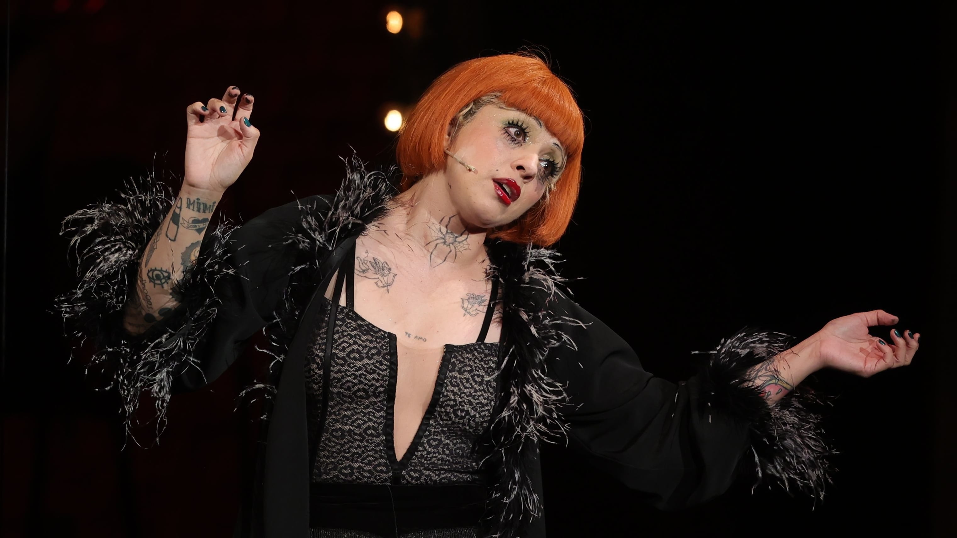 Mon Laferte expande su frontera artística en el musical ‘Cabaret’