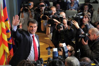 Joan Laporta, ayer en el Colegio de Periodistas de Cataluña, donde acudió a defenderse de las acusaciones de Rosell.