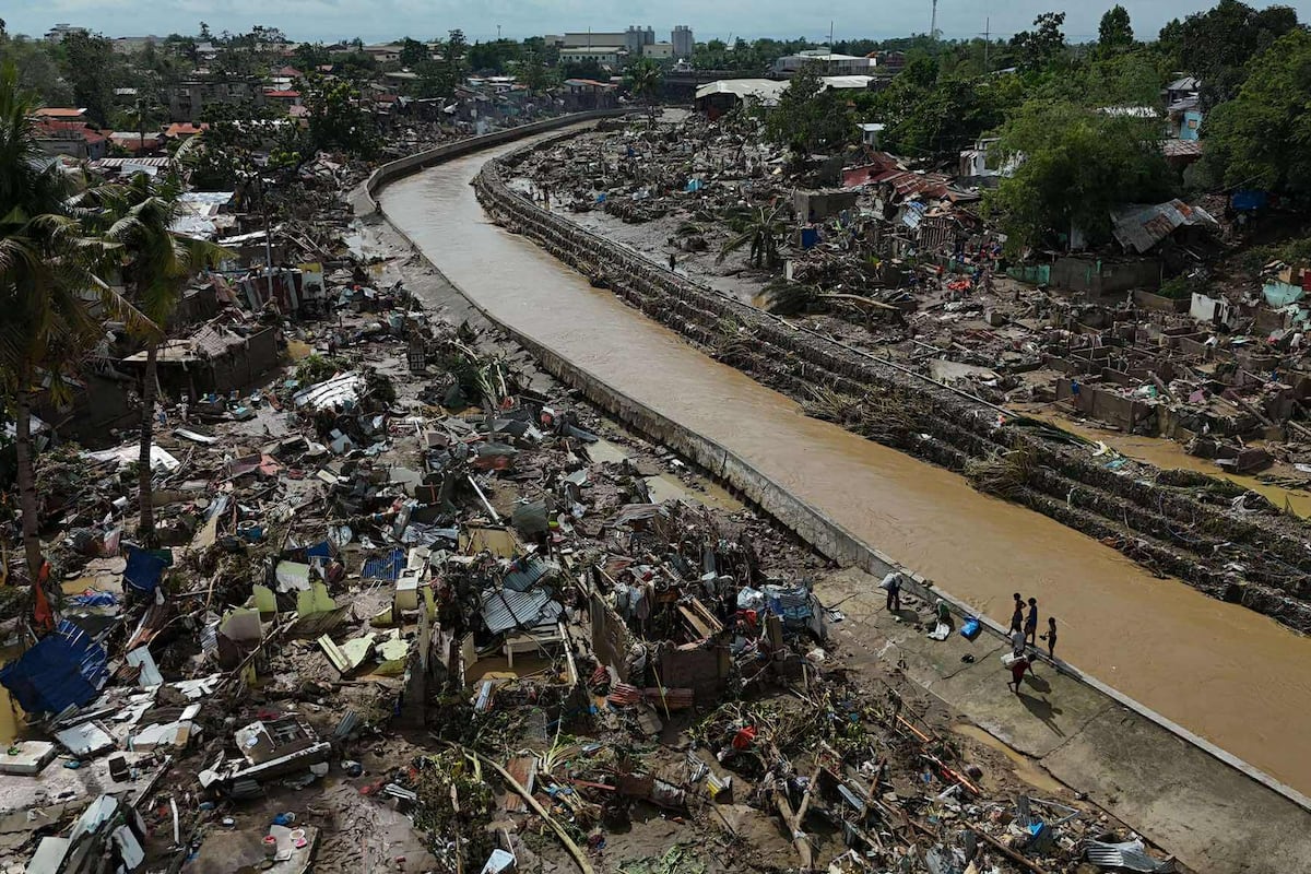 El tifón Kalmaegi deja más de 90 muertos y 400.000 evacuados en Filipinas