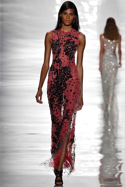 los interminables escotes de reem acra