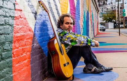 El músico cubano Pavel Urkiza en un momento del rodaje de 'La ruta de las almas'.