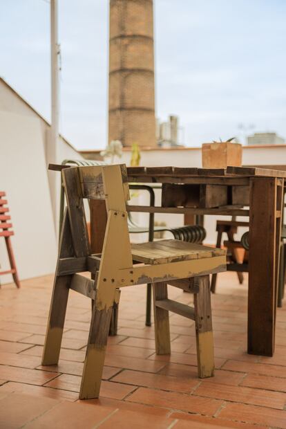 Terraza de la planta de
arriba, situada justo frente
a la mesa del estudio.