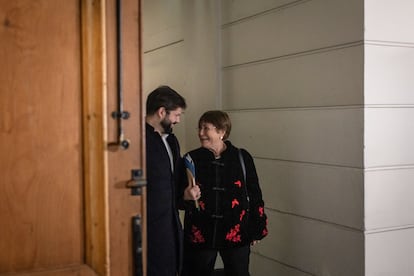 Gabriel Boric y Michelle Bachelet, en la ceremonia de presentación del libro.