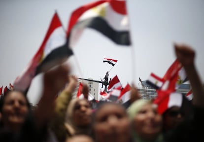 Protesta multitudinaria en la plaza Tahrir de El Cairo contra el presidente egipcio Mohamed Morsi, 3 de julio de 2013.