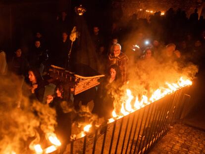 Procesión de Los Caracoles en O castro.