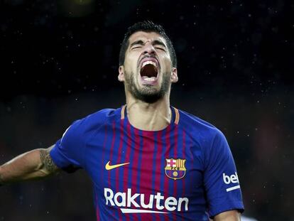 Luis Suárez lamenta un fallo ante el Sevilla, en la Liga.