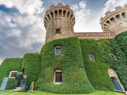 Exterior del castell de Peralada.