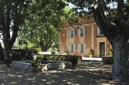 Una de las mansiones provenzales restauradas por Lafourcade Architecture.