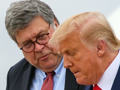 Donald Trump e William Barr em 1º de setembro, em Maryland.