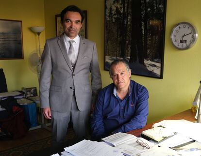 Celestino García Carreño e Ignacio Hernando Acero, abogados de Avilés que llevan 400 sentencias ganadas a los bancos por usura.