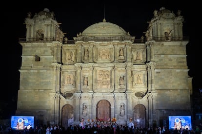 Salomón Jara, inauguración encendido Catedral Metropolitana de Oaxaca