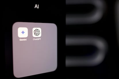 Icono de ChatGPT en un móvil