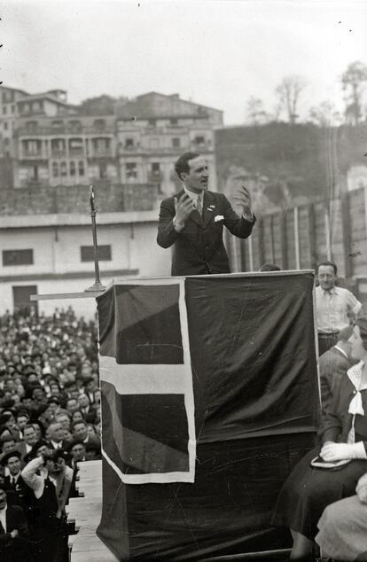 José Antonio Aguirre, en 1933, en San Sebastián.