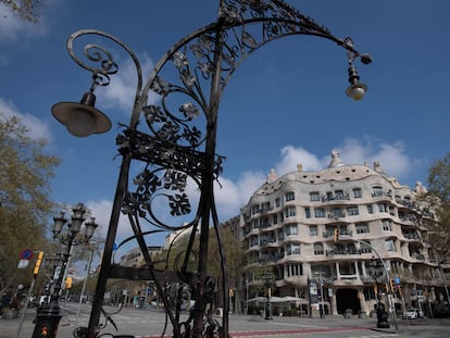 La Pedrera de Gaudí, buque insignia de la Fundació Catalunya La Pedrera, en el paseo de Gràcia de Barcelona.