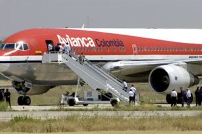 El avión de Avianca, en el aeropuerto de Torrejón.