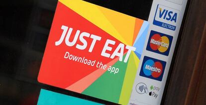 Letrero de Just Eat en un restaurante de Londres.