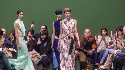 Parte del desfile de Loewe durante la Semana de la Moda de París, el 1 de marzo de 2024.