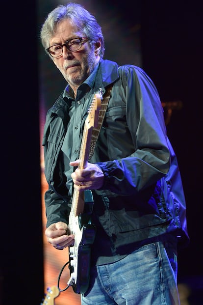 Eric Clapton. El cantante confesó en 1999 que había pegado y violado a su mujer durante un periodo de adicciones al alcohol y las drogas en los años 80. “Hubo ocasiones en que tuve sexo con mi esposa por la fuerza, pensando que estaba en mi derecho. No me importaba en absoluto el resto de las personas”.