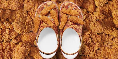 Así es la colaboración entre Crocs y Kentucky Fried Chicken.