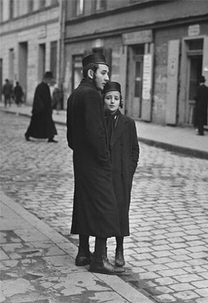 Adolescentes judíos, en Varsovia en 1930.