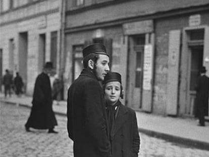 Adolescentes judíos, en Varsovia en 1930.