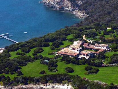 Vista aérea de Villa Certosa, la mansión de Silvio Berlusconi en Cerdeña (Italia).