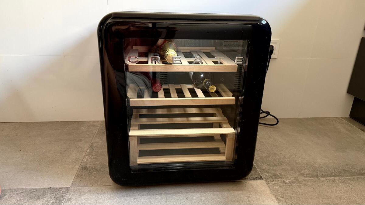Diseño retro y estanterías de madera de haya: ningún detalle se pasa por alto en este modelo de Create.