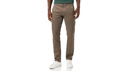 Estos pantalones chinos de hombre acumulan más de 3.000 valoraciones.